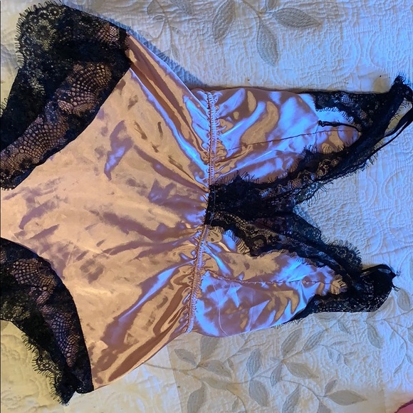 Pink silky lingerie sleepwear - Picture 3 of 3